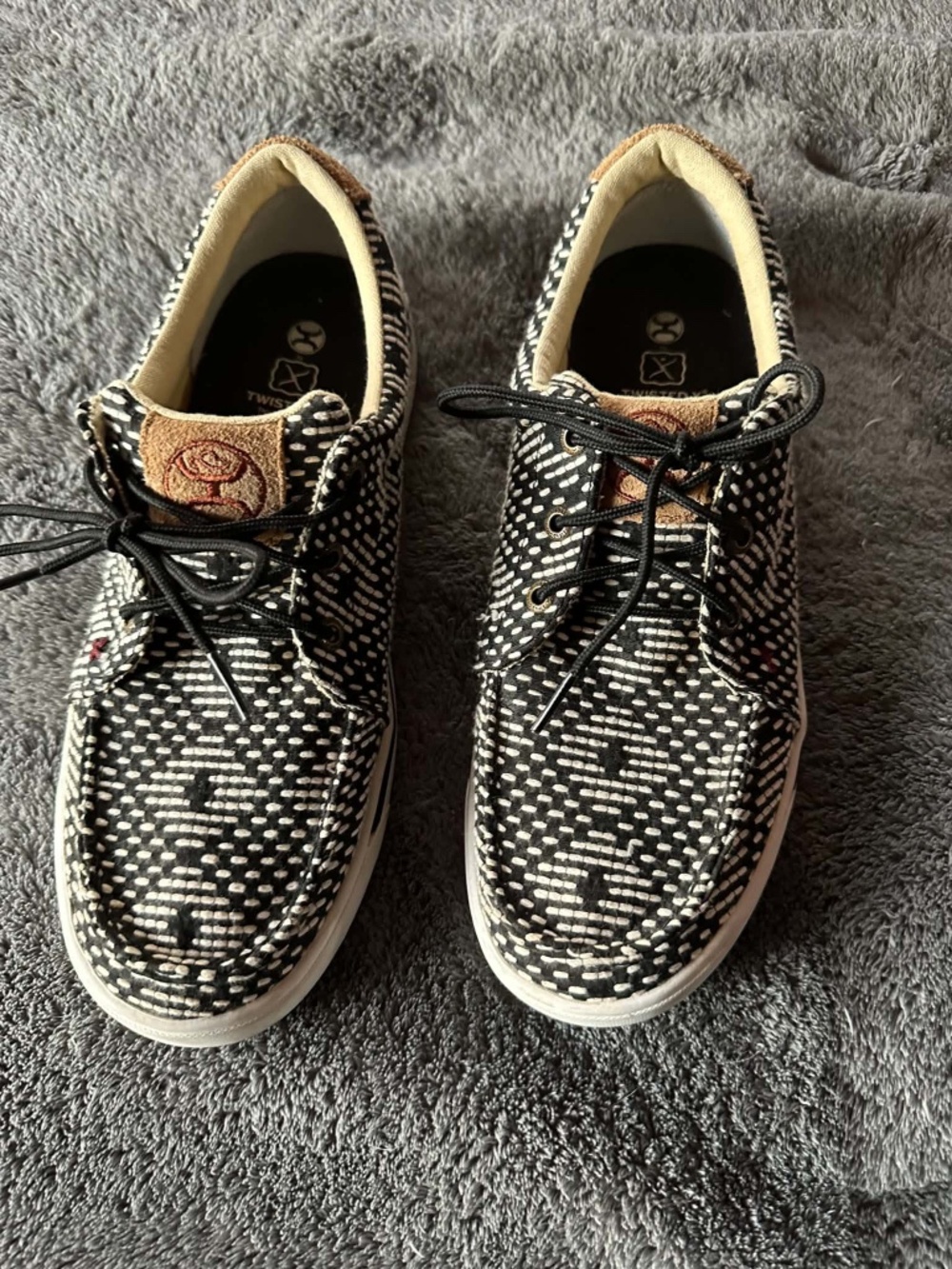 Twisted X Kicks